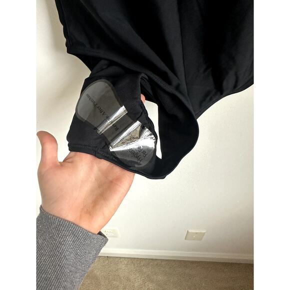 Nicole Miller Studio Black Scoop Back One Piece Swimsuit - M - Picture 5 of 5